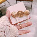 Euro American Alloy Pearl Chain Golden Brooch for Women Girl Coat Sweater Accessories Vintage Badge Fashion Jewelry Handmade